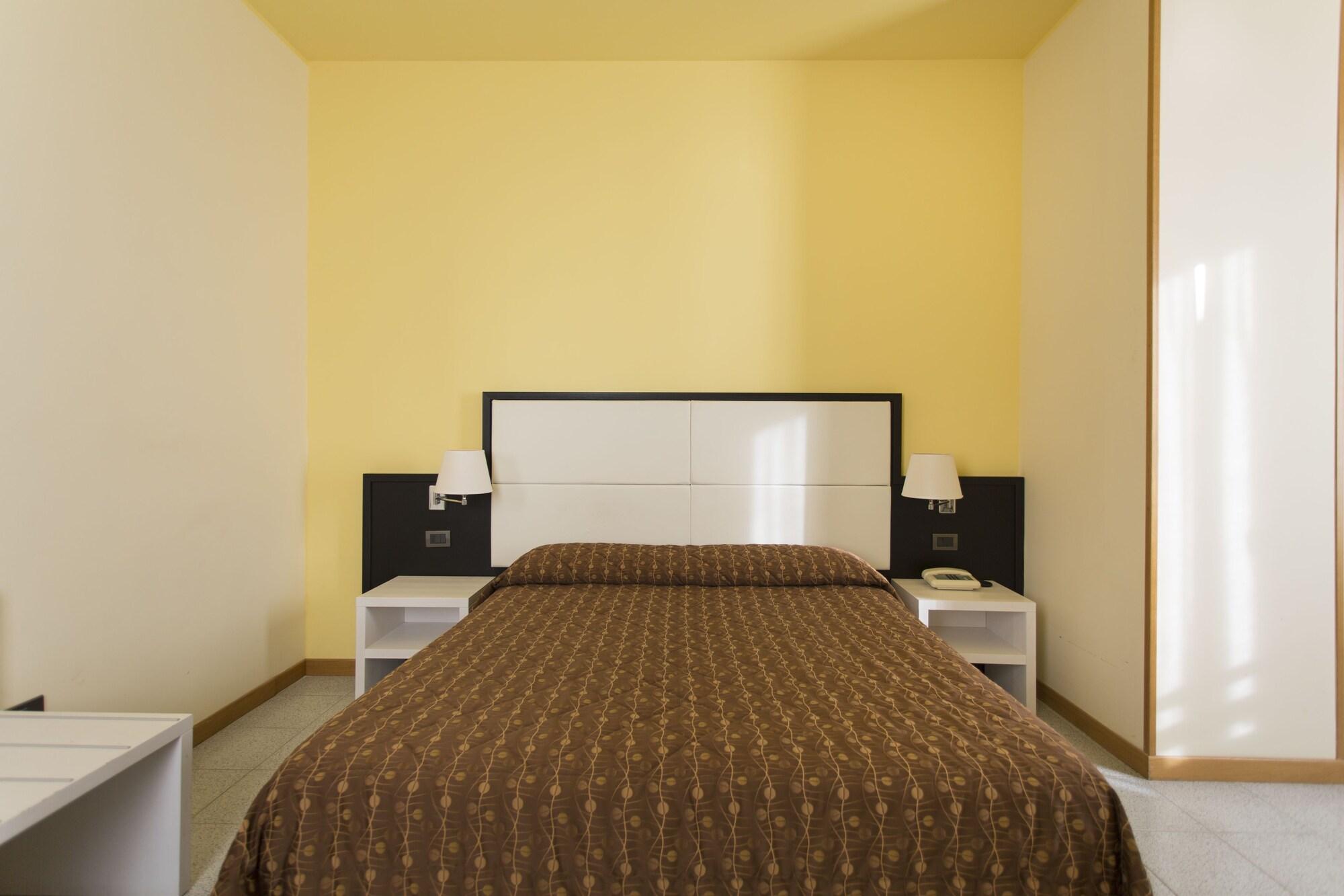 Hotel Villa Margherita ลาดิสโปลี ภายนอก รูปภาพ