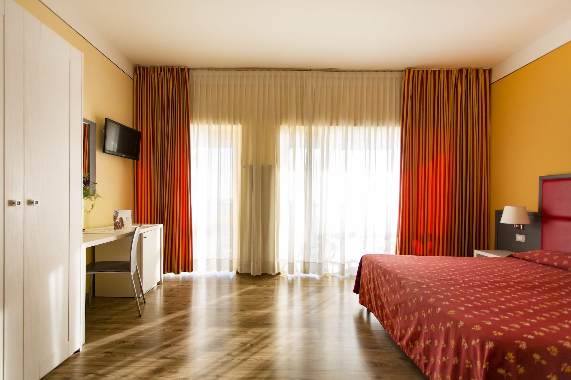 Hotel Villa Margherita ลาดิสโปลี ภายนอก รูปภาพ