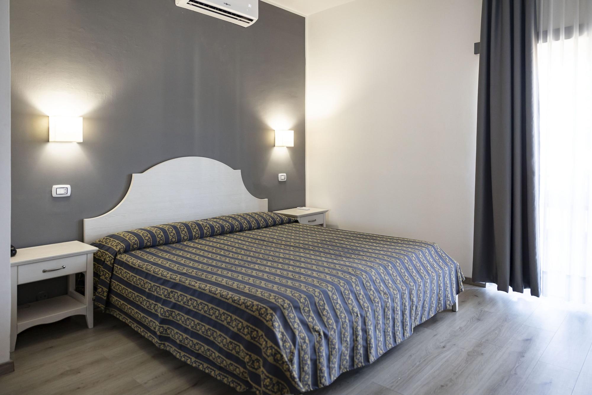 Hotel Villa Margherita ลาดิสโปลี ภายนอก รูปภาพ