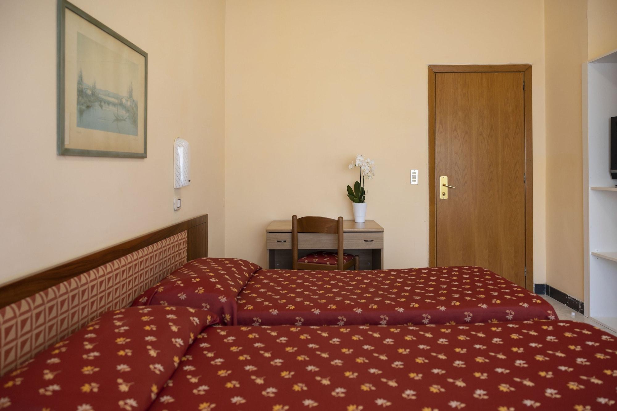 Hotel Villa Margherita ลาดิสโปลี ภายนอก รูปภาพ