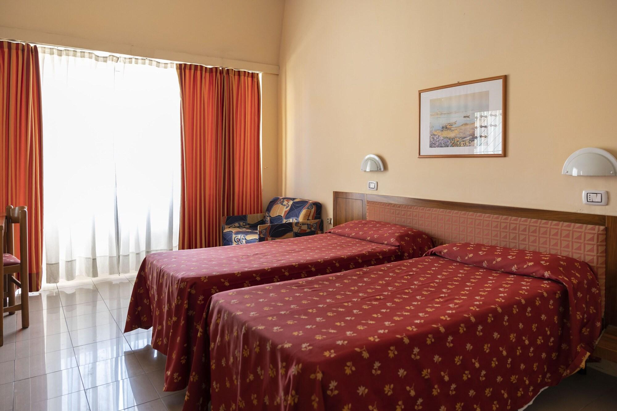 Hotel Villa Margherita ลาดิสโปลี ภายนอก รูปภาพ