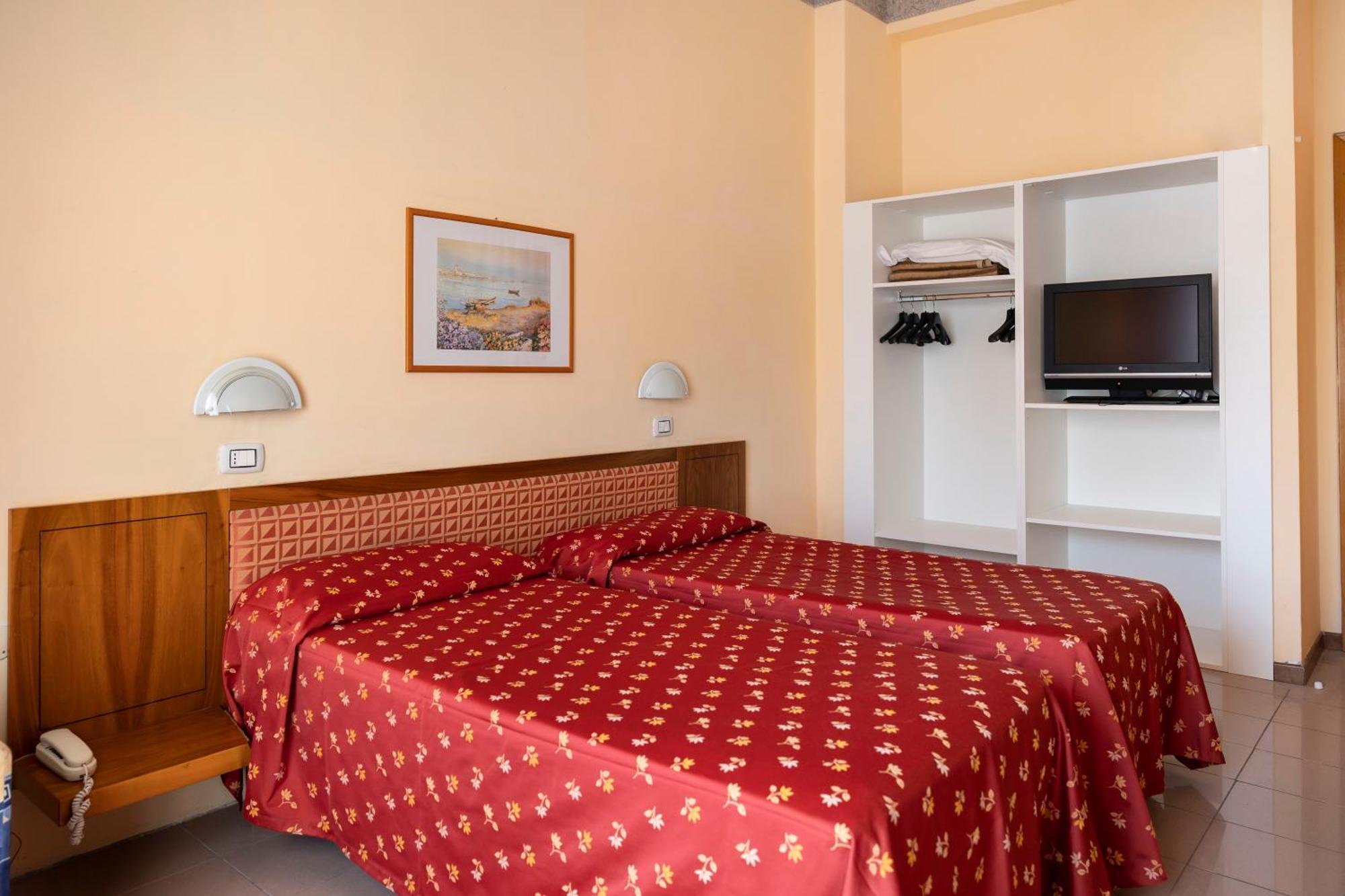 Hotel Villa Margherita ลาดิสโปลี ห้อง รูปภาพ