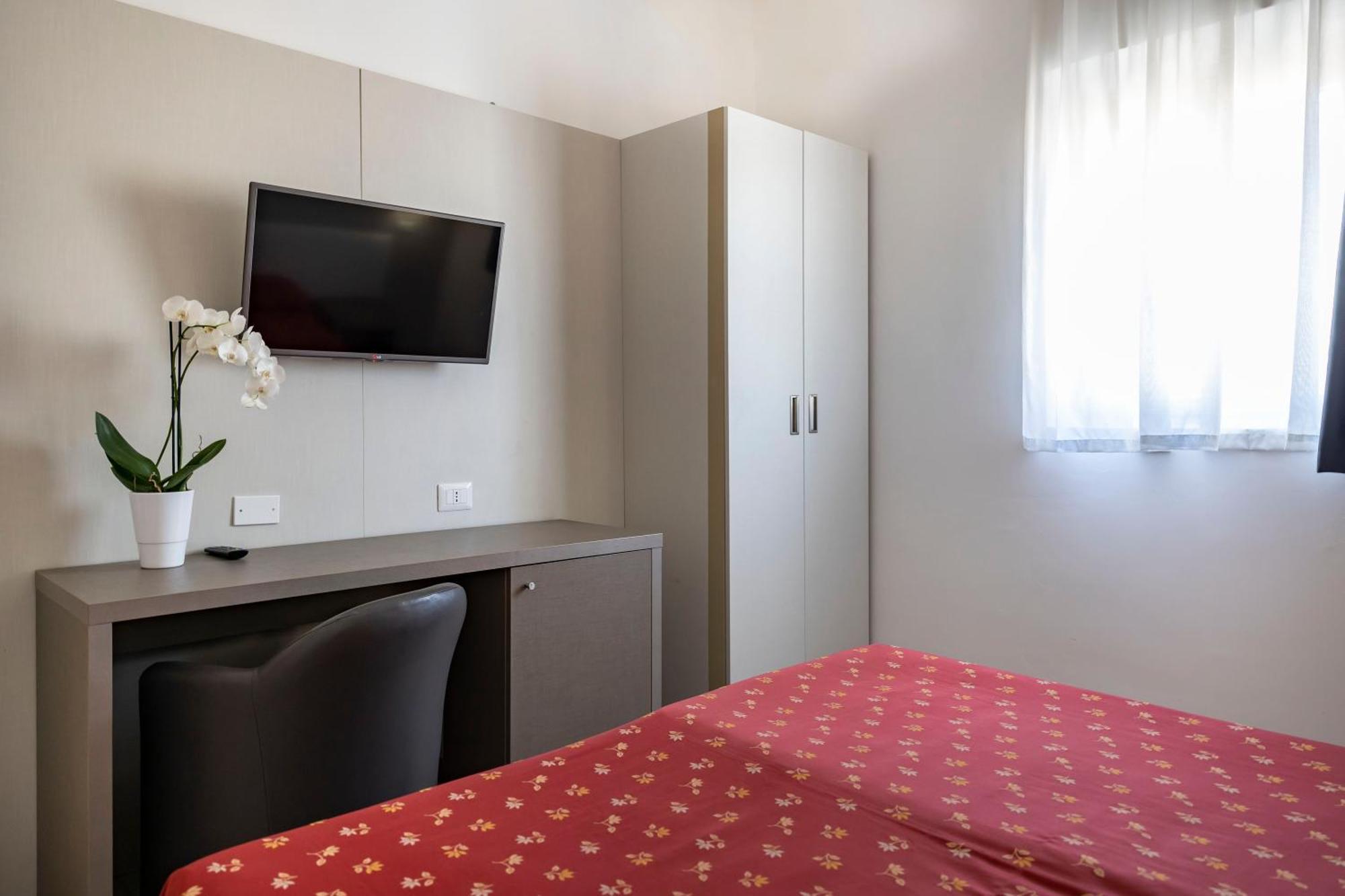 Hotel Villa Margherita ลาดิสโปลี ห้อง รูปภาพ