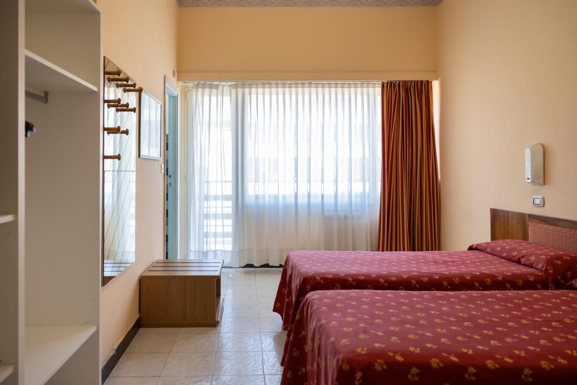 Hotel Villa Margherita ลาดิสโปลี ห้อง รูปภาพ