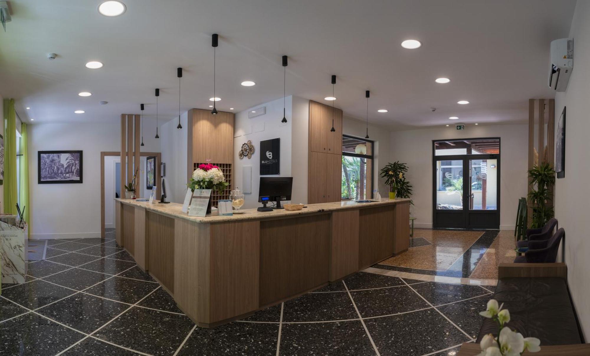Hotel Villa Margherita ลาดิสโปลี ภายนอก รูปภาพ