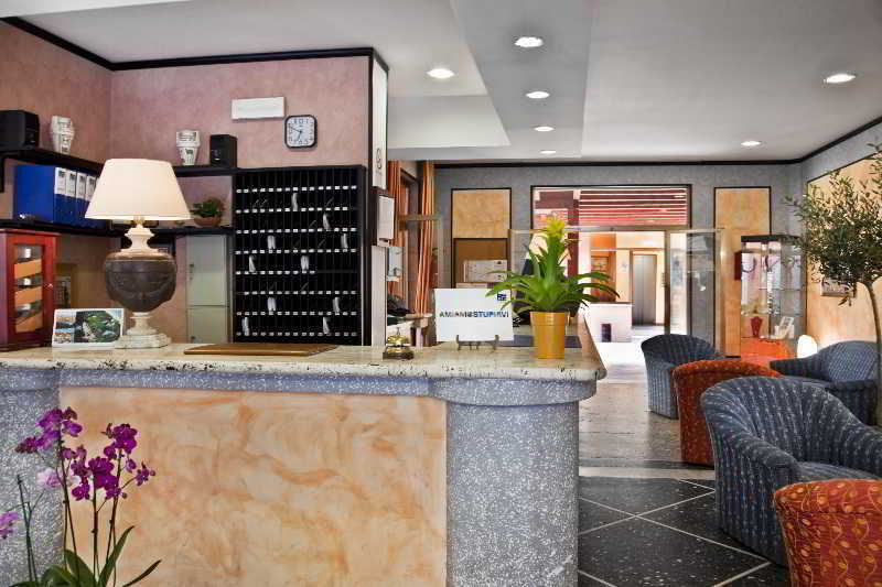 Hotel Villa Margherita ลาดิสโปลี ภายนอก รูปภาพ