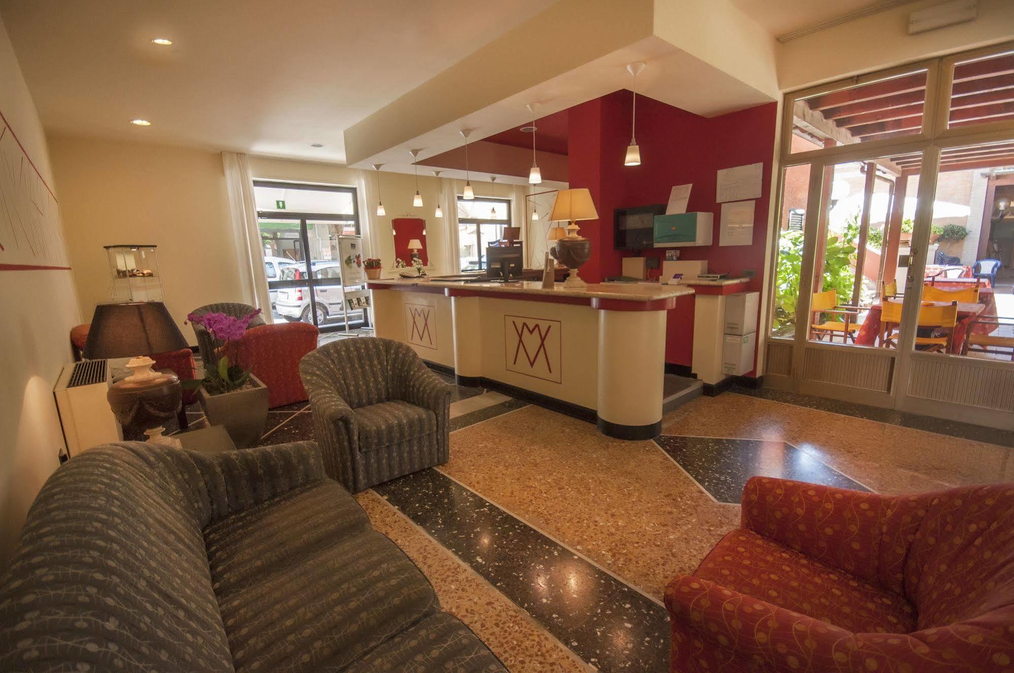 Hotel Villa Margherita ลาดิสโปลี ภายนอก รูปภาพ