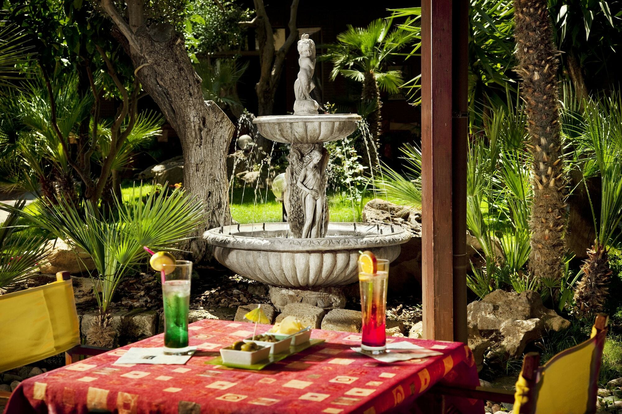 Hotel Villa Margherita ลาดิสโปลี ภายนอก รูปภาพ