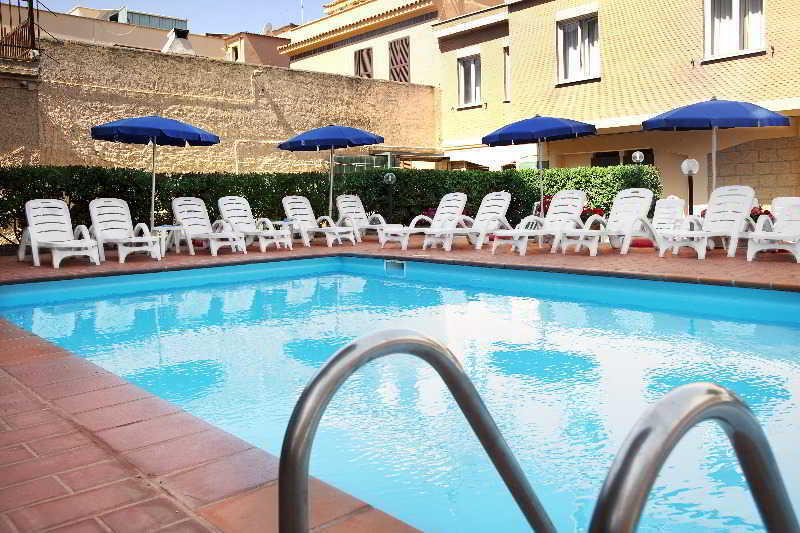 Hotel Villa Margherita ลาดิสโปลี ภายนอก รูปภาพ